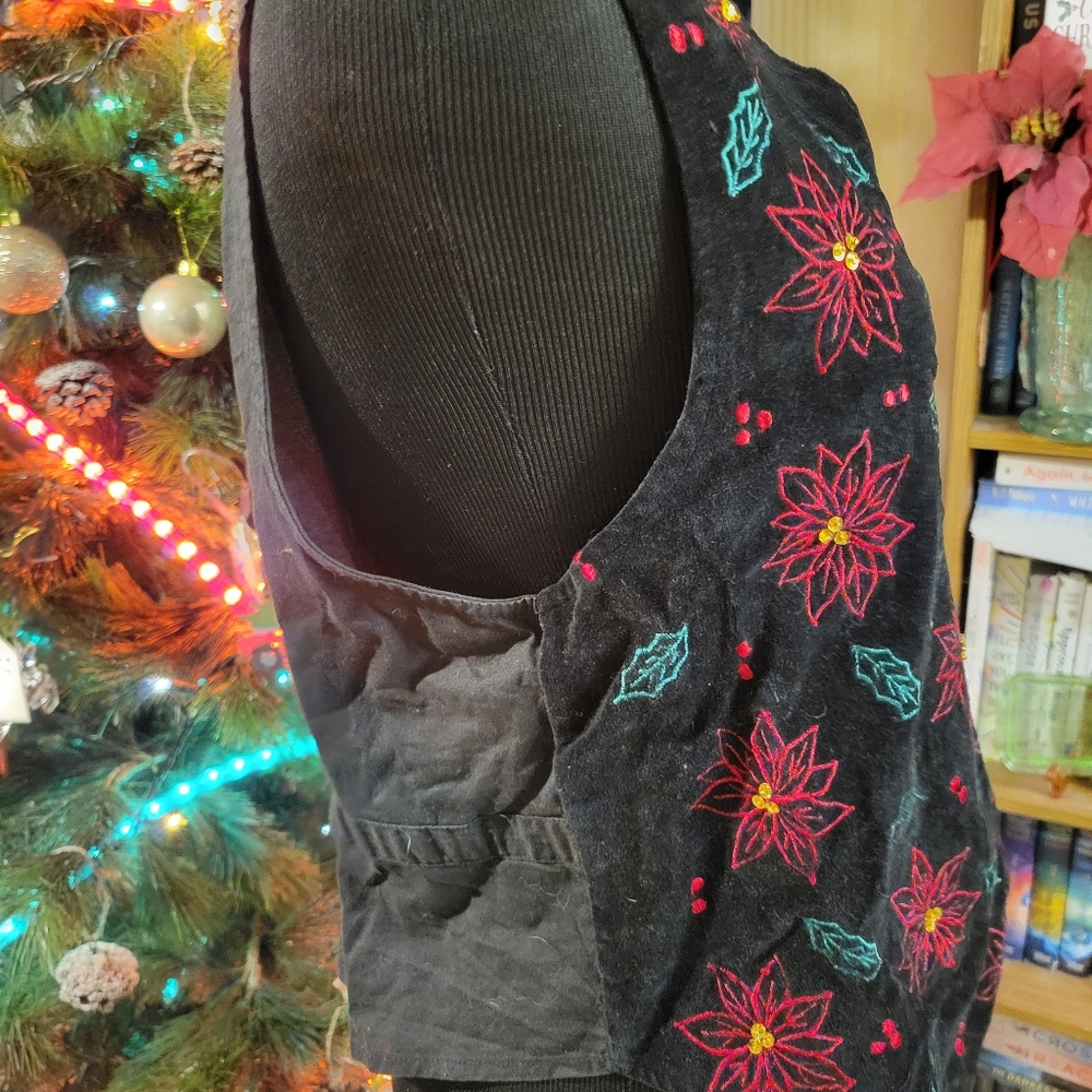 Vintage Victoria Jones Woman Size Petite M Christmas Black Vest Poinsettias - Picture 6 of 7